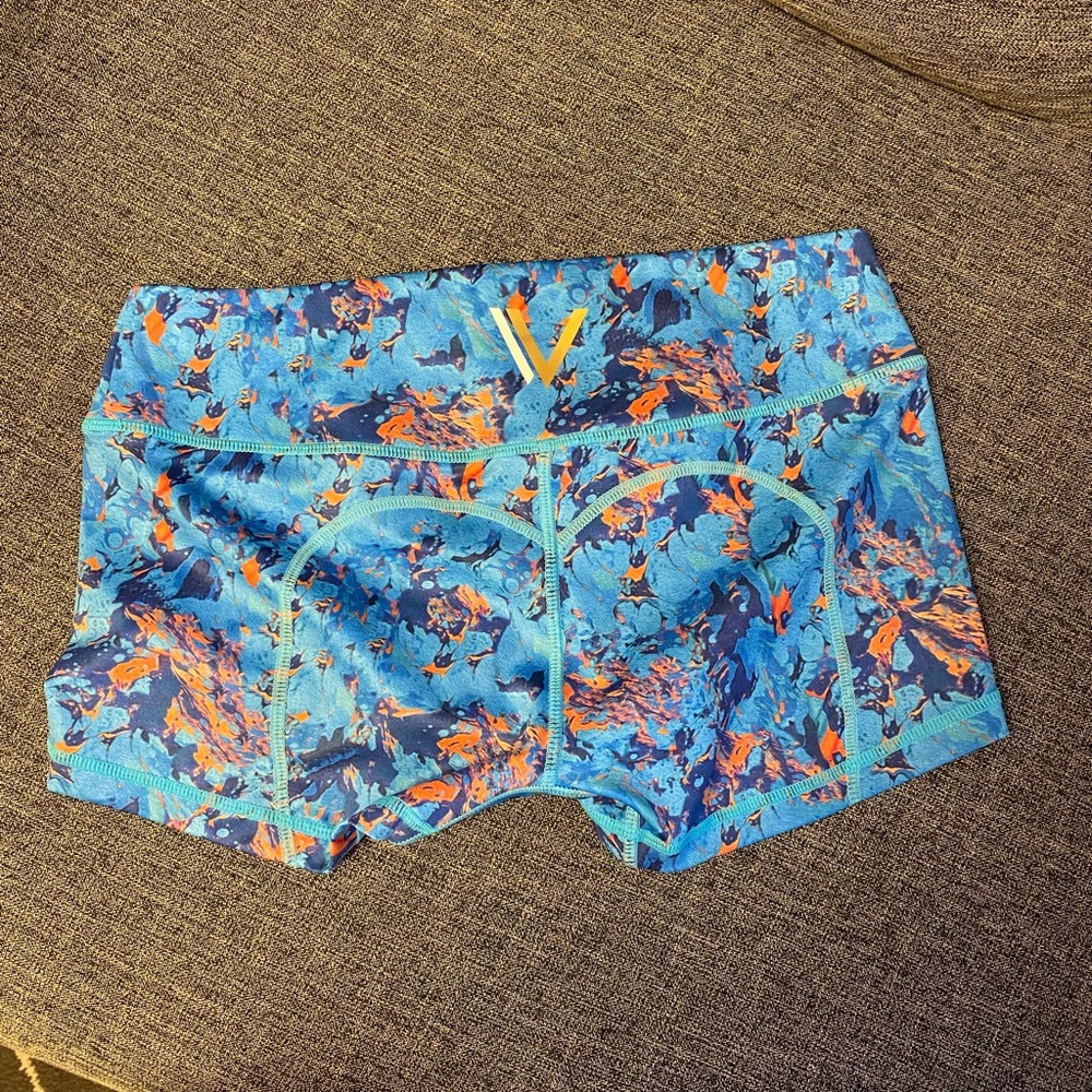 Booty short - Picture 2 of 3
